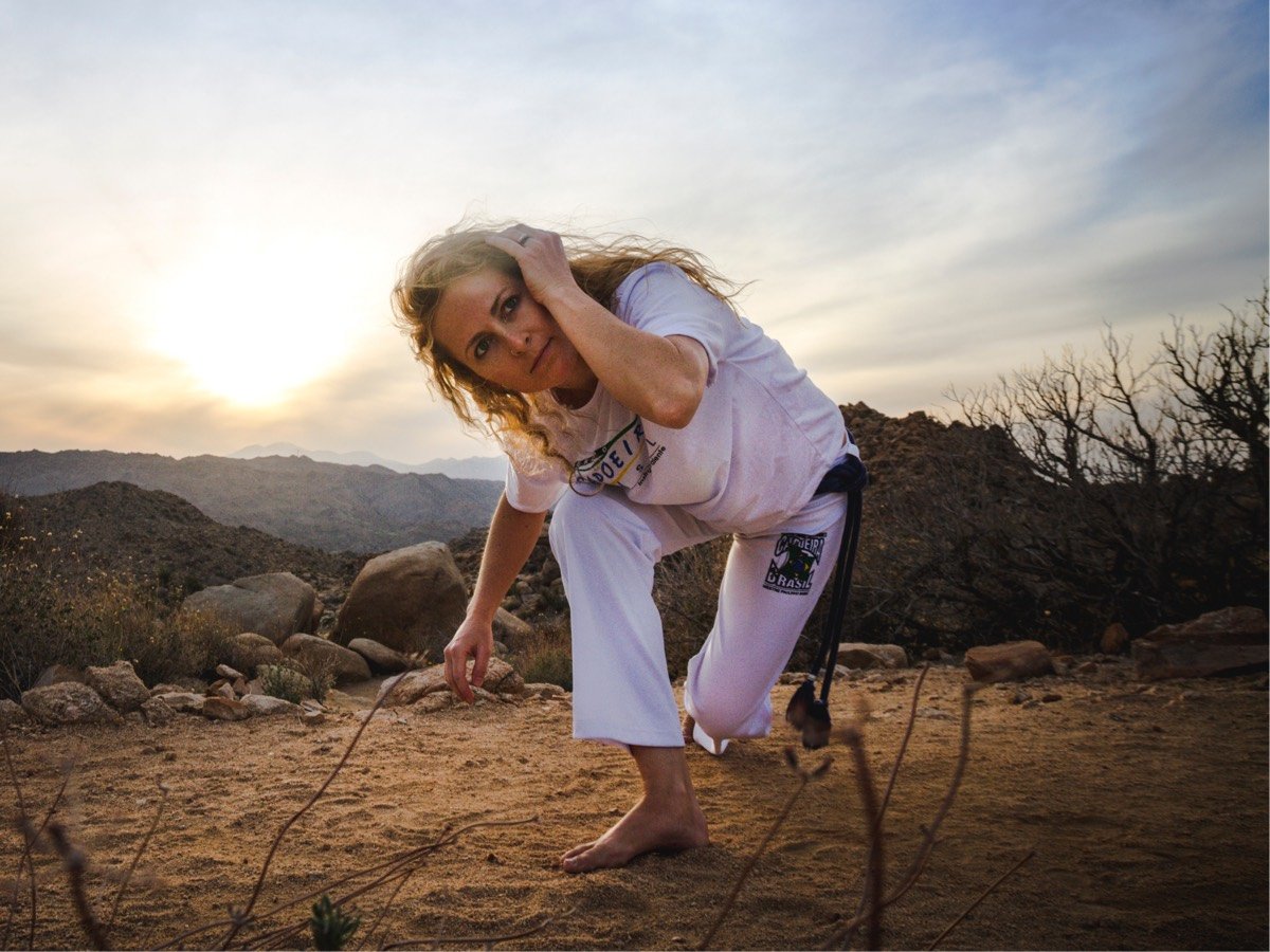 An esquiva, the escape move of capoeira, in the Palm Springs desert